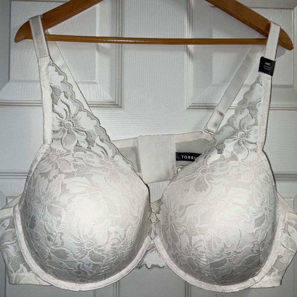 Torrid XO Plunge Push Up Hibiscus Lace Straight Back Bra 48c NWT